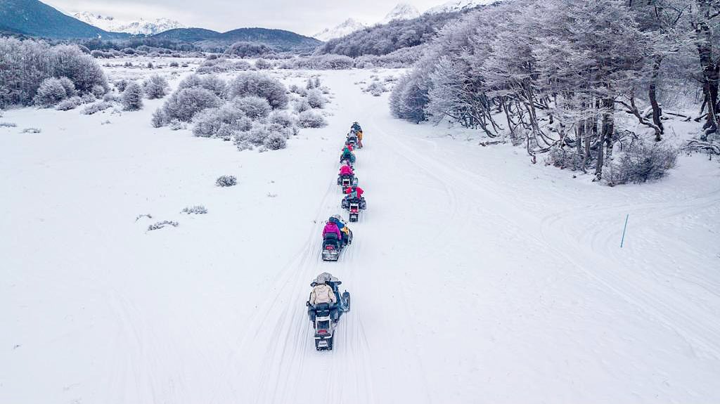 motos de nieve en centros invernales ushuaia