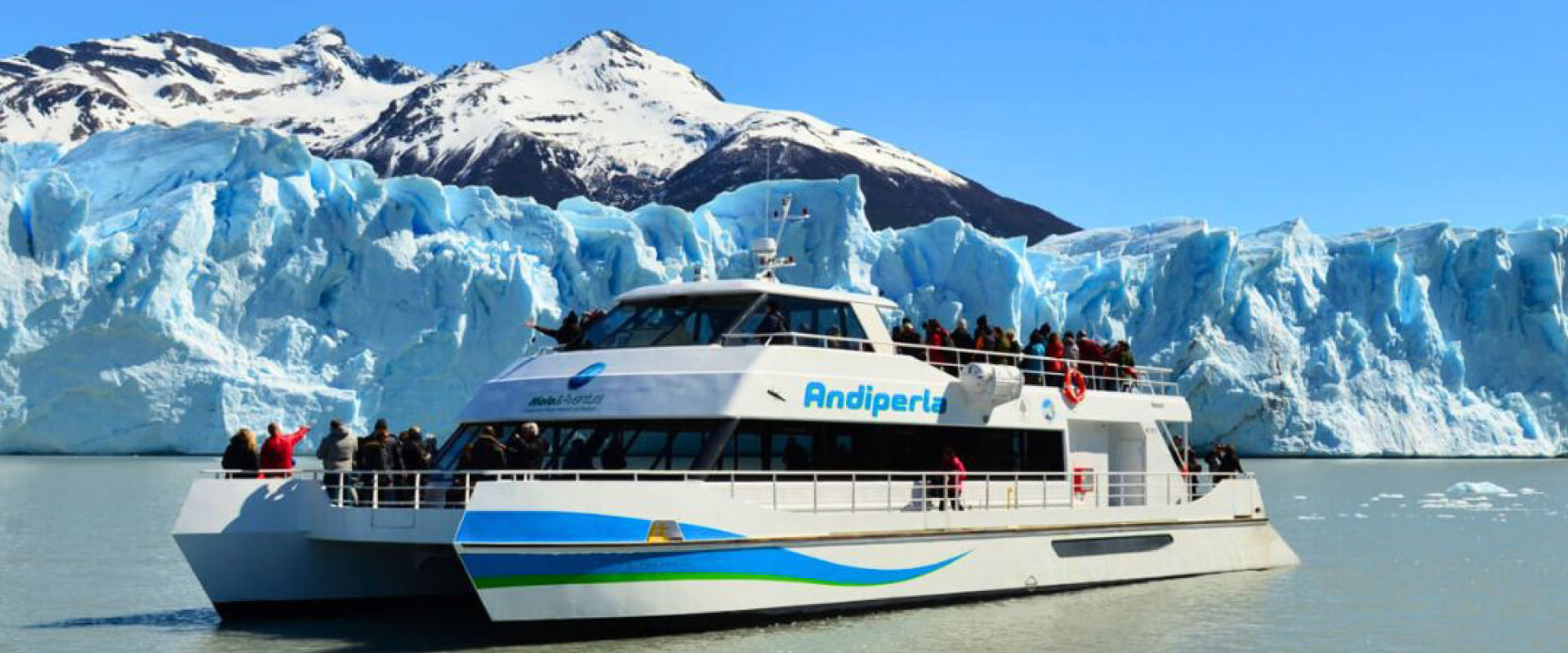 navegacion frente al perito moreno los glaciares